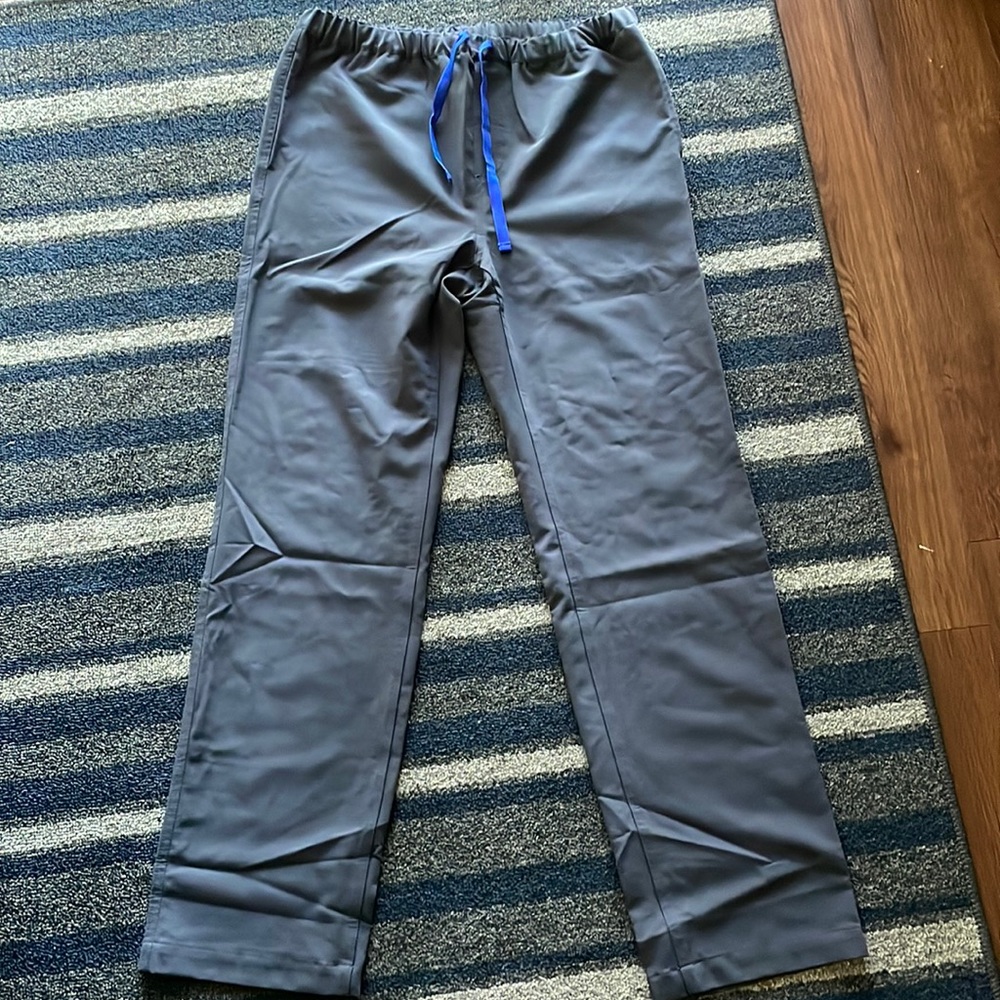 Figs men’s Charcoal Pisco pants. Size S